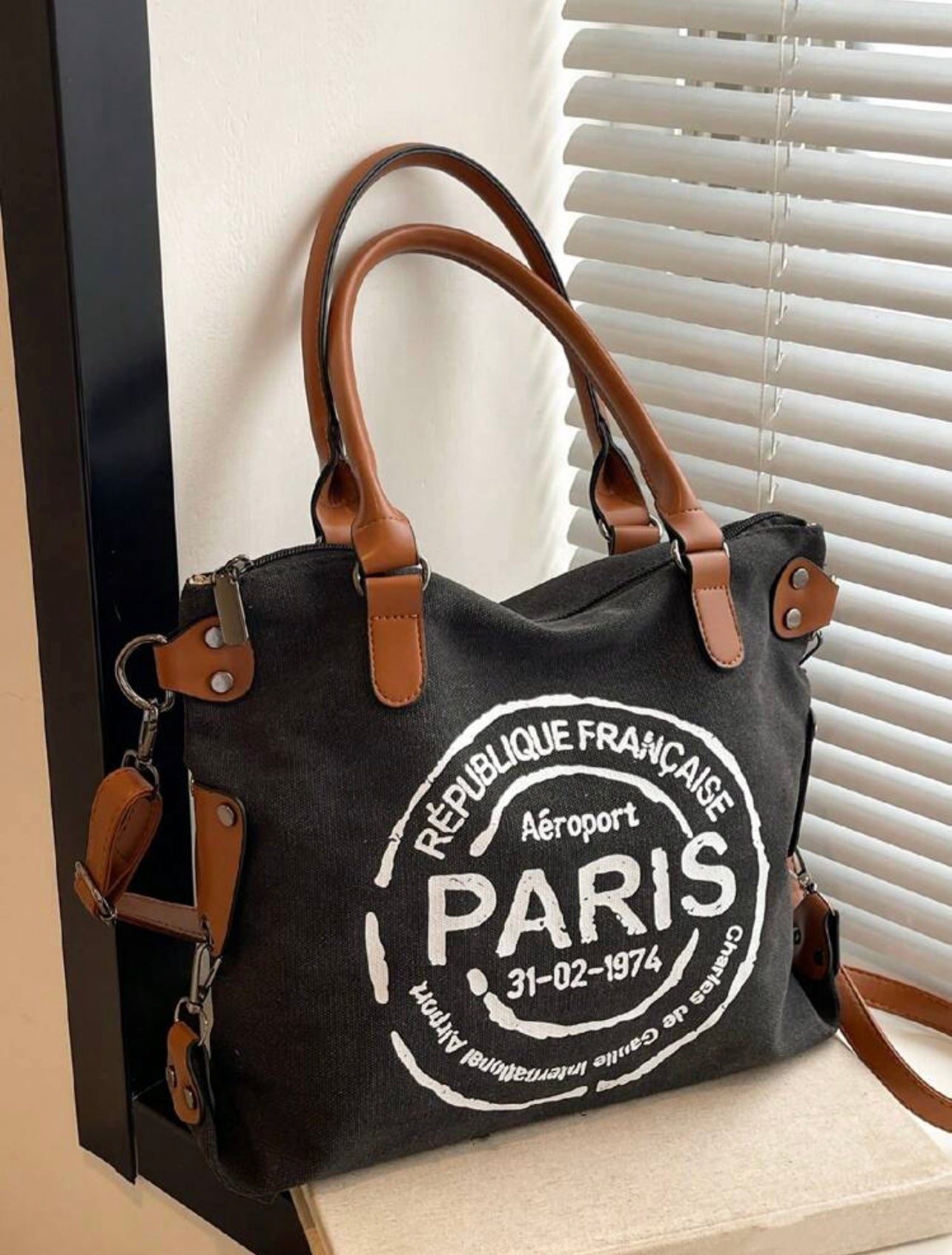 Large shoulder bag